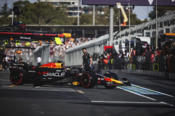 MELBOURNE, AUSTRALIA, MARCH 23: Sergio Perez of Mexico drives the Oracle Red Bull Racing RB20 during qualifying in the 2024 Australian Grand Prix at Albert Park in Melbourne, Australia