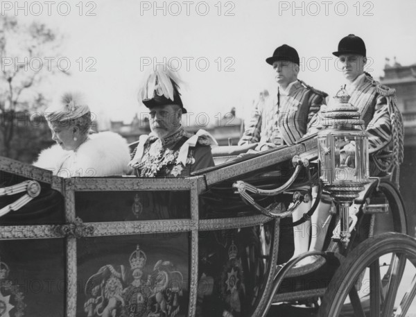 George V. King of the United Kingdom and the British Dominions and Emperor of India, born 3 june 1865 dead 20 january 1936. Pictured with his wife Mary of Teck, 1867-1953. They were married in 1893. Pictured in an open carriage on their way from Buckingham palace to St:Pauls cathedral on may 6 1935 in connection with the celebrations of the Silver Jubilee of his reign