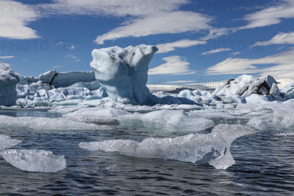 Jökulsarlon glacier lagoon, south coast, Iceland