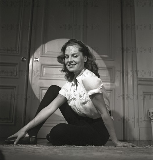 Viveca Lindfors. Swedish-American Actress. 1920-1995. Sweden 1944. Kristoffersson. ref K113-1