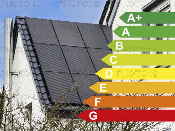 Solar panels on the roof of a house, energy efficiency classes according to the GEG, Hilden, Germany