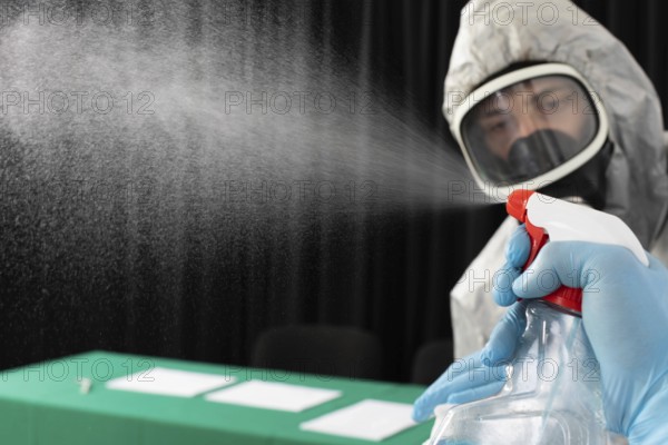 Sprinkler test intended for disinfection by professional employees of the hygiene and cleanliness section