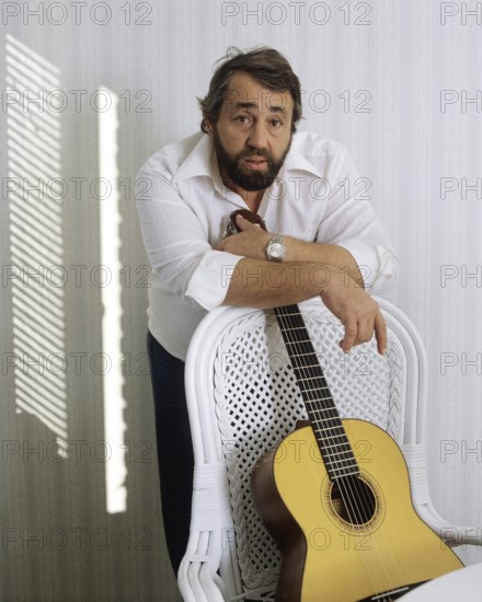 Cornelis Vreeswijk. Dutch-born Swedish singer songwriter, poet and actor. Born 8 august 1937 - 12 november 1987. Cornelis Vreeswijk is considered one of the most influential and successful troubadours in Sweden. 1970s