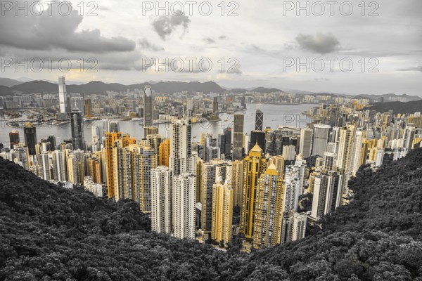 Skyscrapers of Hong Kong which is visible from the Victoria Peak. Shooting Location: Hong Kong Special Administrative Region
