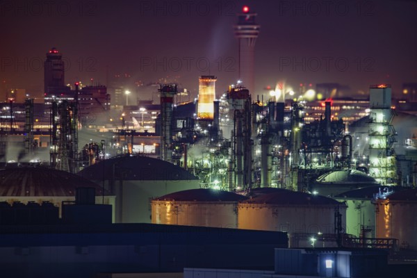 Night view of the Keihin industrial zone which is visible from the Kawasaki Marien. Shooting Location: Yokohama-city kanagawa prefecture