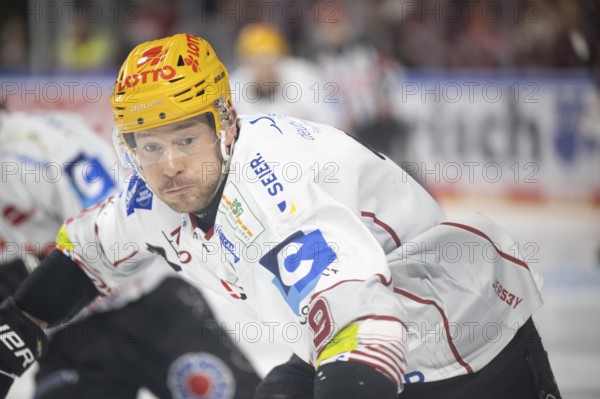 LanxessArena, Cologne, North Rhine-Westphalia, Jan Urbas (Fischtown Pinguins, #9), PENNY DEL, Kölner Haie- Fischtown Bremerhaven on 18/03/2025 at the LanxessArena in Cologne Germany