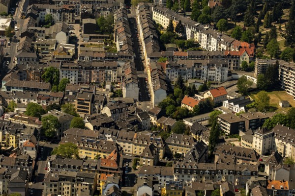 Residential buildings in Wuppertal Wichlinghausen, on Leonhardstraße in North Rhine-Westphalia, Germany. 20200427