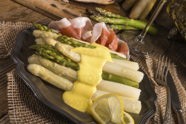 Asparagus with ham