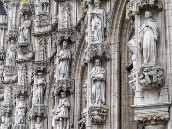Detail Artistic building Leuven Town Hall (Historisch Stadhuis van Leuven) from 1469 in late Gothic style on the Grote Markt, Leuven, Flanders, Flemish Brabant, Belgium