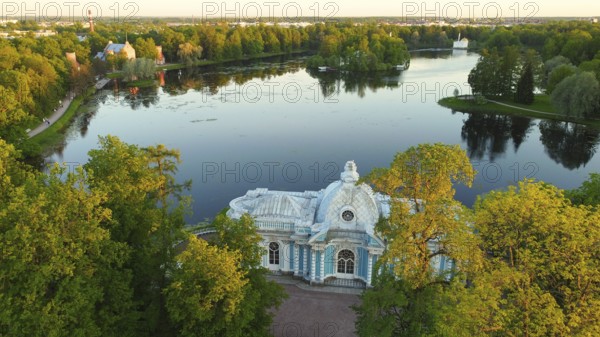 Evening walk in Catherine Park and a bird's-eye view, Grotto Pavilion
