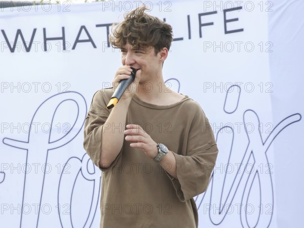 Roman Lochmann from the German music and comedy duo Die Lochis on selfie tour on 3.9.18 in Magdeburg, Roman Lochmann from the German music and comedy duo Die Lochis on selfie tour on 3.9.2018 Magdeburg