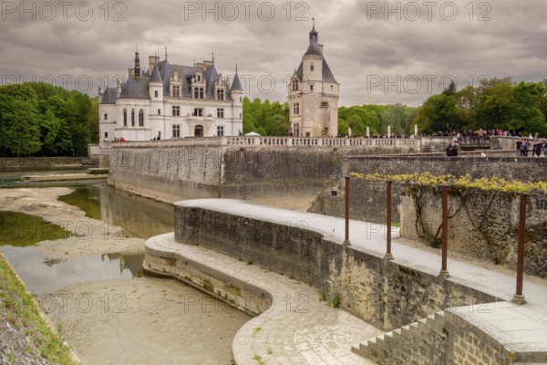 Schloss Chenonceau (Château de Chenonceau), ein malerisches Wasserschloss im französischen Ort Chenonceaux im Département Indre-et-Loire in der Region Centre-Val de Loire