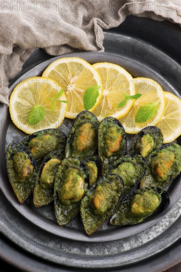 Seafood mussels with lemon, parsley and garlic