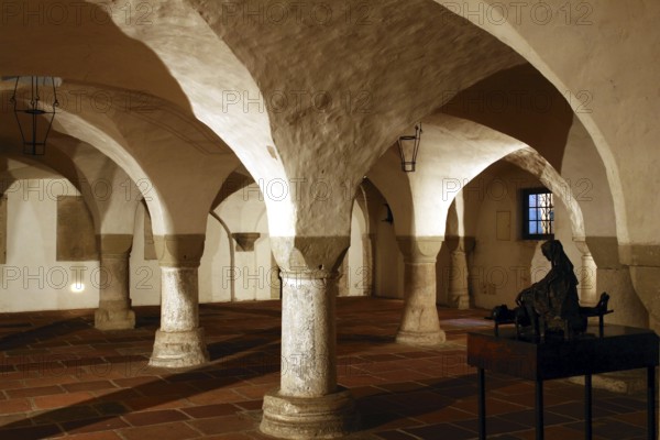 The Romanesque crypt in the cathedral has something mysterious about it