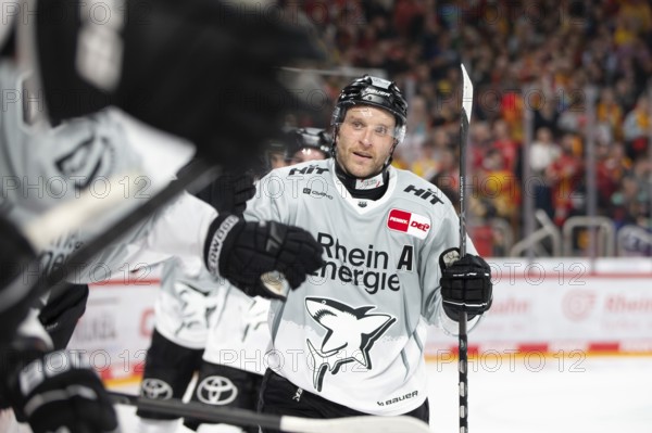 PSD Bank Dome, Düsseldorf, North Rhine-Westphalia, Frederik Storm (Koelner Haie, #19), PENNY DEL, Düsseldorfer EG-Kölner Haie on 18/10/2024 at the PSD Bank Dome in Düsseldorf Germany