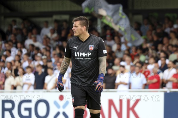 Goalkeeper Kevin Müller (1. FC Heidenheim) in the match for the DFB Cup 2022-23, 1st round: DFB Cup 2024-25, 1st main round: FC 08 Villingen, 1. FC Heidenheim 1846