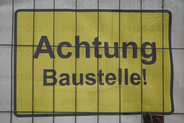 Sign Achtung Baustelle, Düsseldorf, Germany