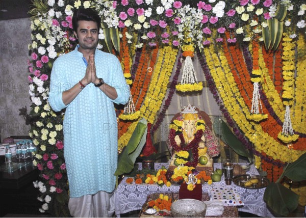 Bollywood actor Manish Paul during the Ganesh Chaturthi celebrations in Mumbai, India on September 5, 2016