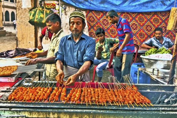 Kebab vendor, Khau Galli, Mahim Dargah, Mumbai, Maharashtra, India, Asia