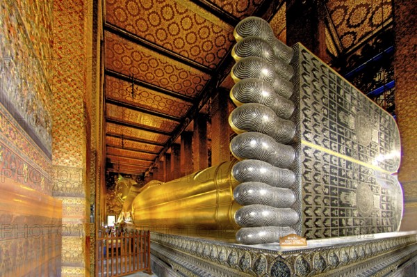 Wat Phra Chetuphon monastery King Rama one Chakri dynasty 16th century biggest temple in Thailand, Reclining Buddha, Thailand, South East Asia