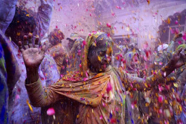 Widows dancing celebrating Holi festival, Gopinath temple, Uttar Pradesh, India, Asia