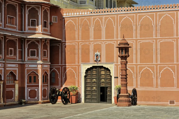 Chandra Mahal City Palace, Jaipur, Rajasthan, North India, India, South Asia, Asia, Historic palace in Jaipur with red walls, traditional design and a royal atmosphere