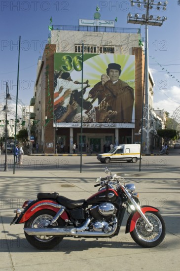 Portrait of revolution leader Muammar al-Khadafi, Muammar al-Gaddafi, at the Green Square, Tripoli, Libya/Portrait von Revolutionsführer Muammar al-Khadafi, Muammar al-Gaddafi, am Grünen Platz, Tripolis, Libyen