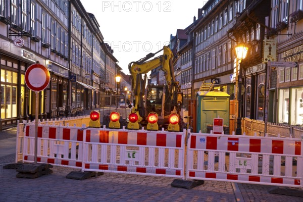 Construction site in the pedestrian zone in the early morning, Old Town, Wernigerode, Harz, Saxony-Anhalt, Germany