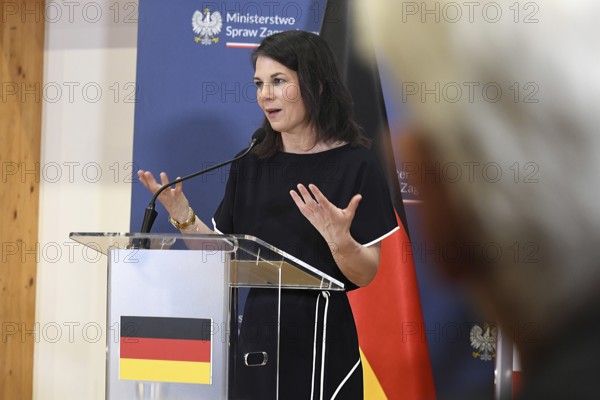 Foreign Minister Annalena Bärbock at a joint press conference with her Polish counterpart, Foreign Minister Radoslaw Sikorski, at the Collegium Polonicum in Slubice. The two met for talks in the border region of the twin cities of Frankfurt/Oder and Slubice, first on the Polish side and then on foot across the Oder Bridge, before answering questions from students at Viadrina University