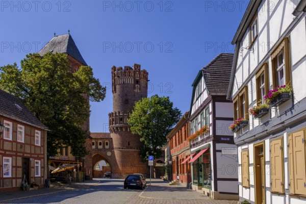 Neustädter Tor, also called Stendaler Tor, with round tower around 1450, Brick Gothic, Tangermünde, on the Elbe, Altmark, Saxony-Anhalt, Germany