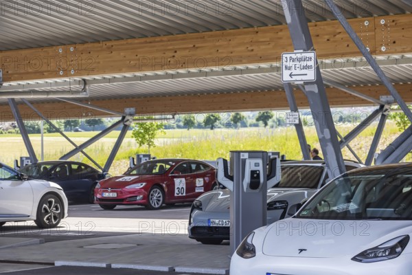 Built for the future, oversized for the present. A Facebook campaign was intended to bring full capacity utilisation to the charging park at Merklingen Swabian Alb station and test its performance. However, of the 259 charging points in the world's largest charging park, only 50 charging points were occupied by electric cars as a result of the campaign. Merklingen, Baden-Württemberg, Germany