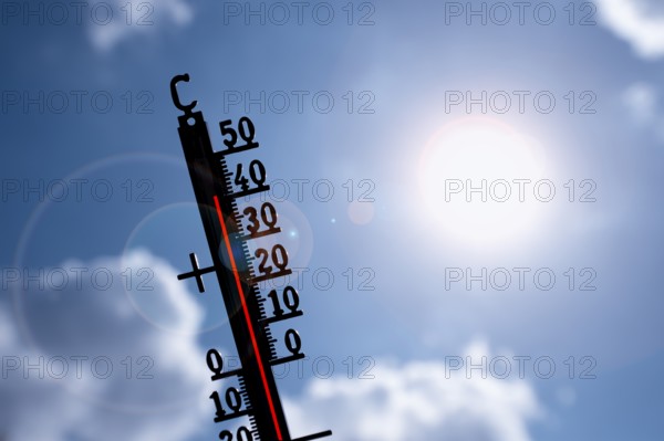 Symbolic image heat wave, thermometer in the sun, summer, climate change, temperature, record heat, heat, clouds, hot, Stuttgart, Baden-Württemberg, Germany