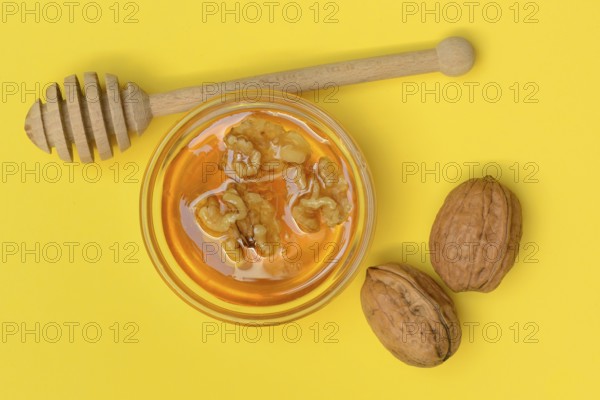 Walnuts in blossom honey, honey and walnuts
