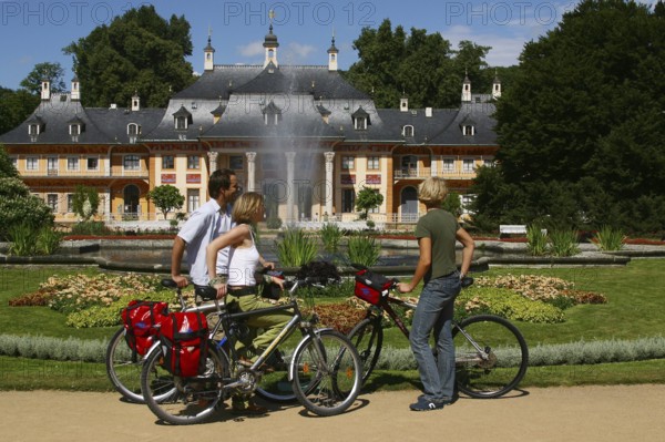 Elbe cycle path in Pillnitz