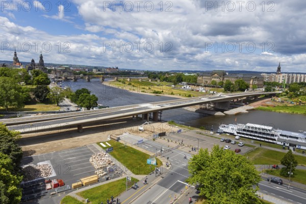 After the partial collapse of the Carola Bridge, the dismantling of the remaining bridge sections is being prepared, Dresden, Saxony, Germany