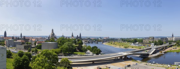 Demolition work continues after the partial collapse of the Carola Bridge. Another carriageway was deliberately brought down, Dresden, Saxony, Germany