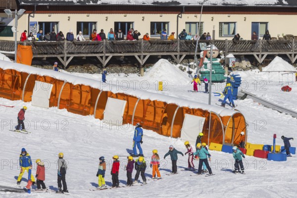 The Fichtelberg near Oberwiesenthal in the Erzgebirge district is the highest mountain in Saxony at 1214.88 m above sea level (2) 1. Thus, the Fichtelberg was also the highest mountain in the GDR. Together with nearby Klínovec (Keilberg) (1243) (7 m a.s.l.) on the Czech side, it forms the most important winter sports centre in the Ore Mountains. Ski school
