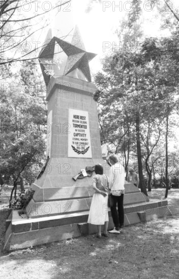 On Anti-War Day 1982, participants in the Flowers for Stukenbrock rally commemorated the victims of Nazi rule and at the same time demonstrated against the Nato Double-Track Decision, Soviet Monument, Germany