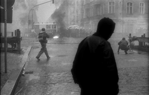 Germany, Berlin, 01.05.1991, 1st May 1991, Autonomous demonstration, Revolutionary First May demonstration, rioting in Friedrichshain