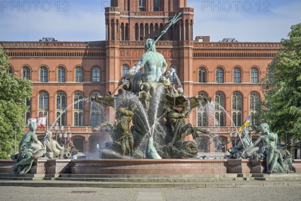 Rotes Rathaus, Neptunbrunnen, Rathausstraße, Mitte, Berlin, Germany
