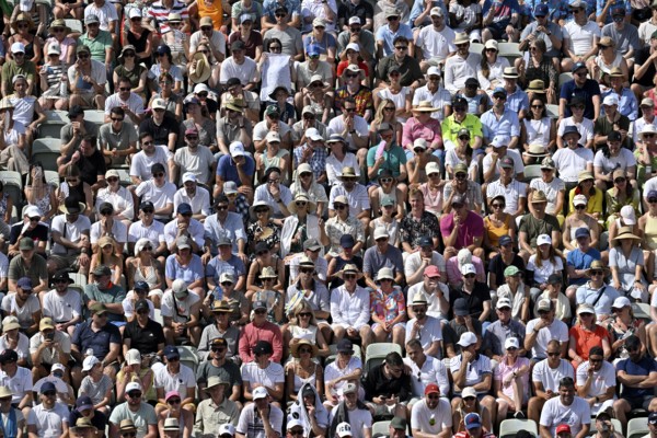 Spectators, visitors, centre court, sold out, tennis, ATP 250, BOSS Open 2025, Stuttgart, Baden-Württemberg, Germany