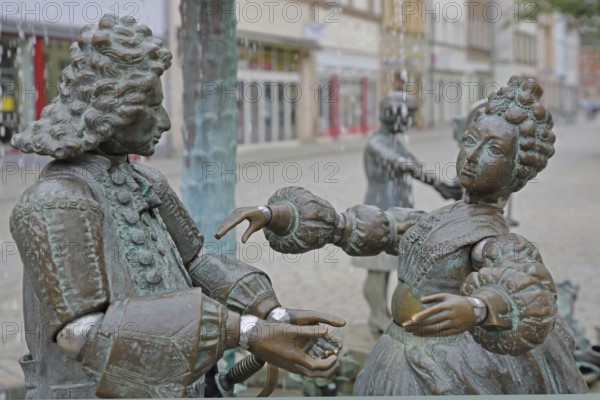Stadtbrunnen von Bonifatius Stirnberg 2000 ##, sculptures, sculpture, sculptures, plastic, artwork, artwork, art, modern art, modern, modern, bronze sculptures, bronze sculpture, bronze, city history, city chronicle, chronicle, historical, historical, history, figures, figure, historical, historical, historical, dancing couple, dance, dancing, couple, two, aristocrats, aristocracy, baroque, baroque, clothing, dresses, detail, gesture, gesture ##, city fountain, Weißenfels, Saxony-Anhalt, Germany