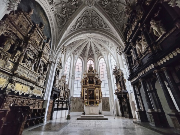 Evangelical Lutheran Church of St Mary, interior view, choir and altar, Celle, Lower Saxony, Germany