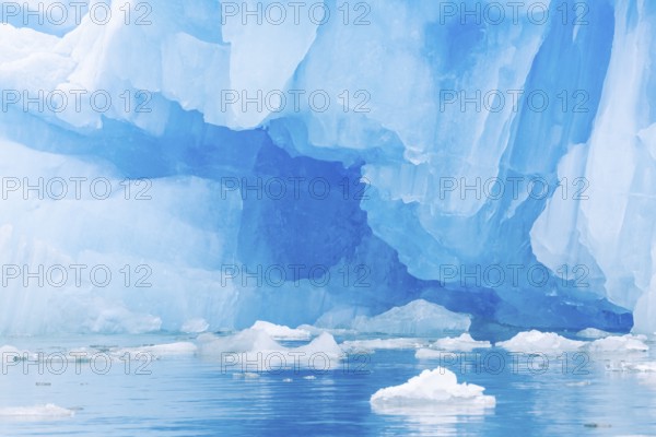 Iceberg, blue glacier ice, Smeerenburgbreen, Scandinavia, Spitsbergen