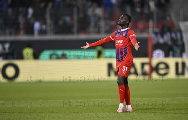 Sirlod Conteh 1. FC Heidenheim 1846 FCH (31) Gesture Gesture angry Relegation, Bundesliga, Voith-Arena, Heidenheim, Baden-Württemberg, Germany