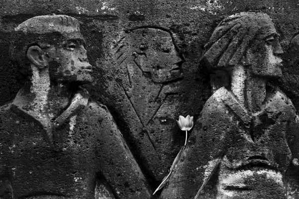 Bittermark memorial, memorial site, detail with tulip for the memorial service on Good Friday, artist Karel Niestrath, Dortmund, Germany