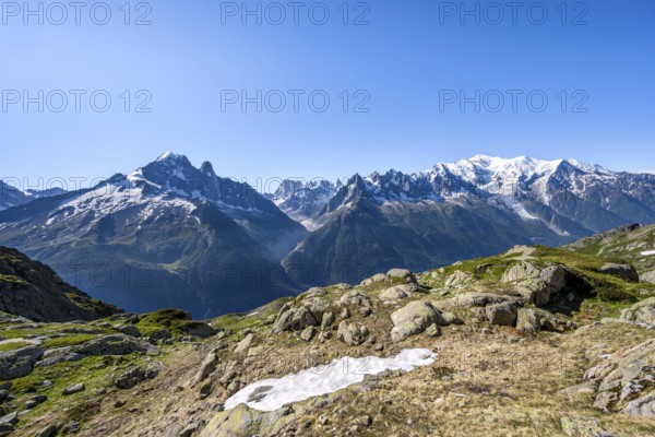 Mountain panorama with glaciated peaks, Aiguille du Midi and Mont Blanc, Aiguille de Mesure and Aiguille de Chamois, hiking in the Aiguilles Rouges, Chamonix, Haute-Savoie, France