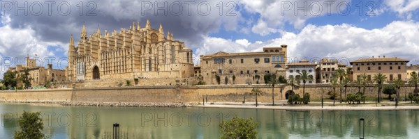 Cathedral Church Catedral de Palma de Majorca La Seu Panorama in Palma de Majorca, Spain