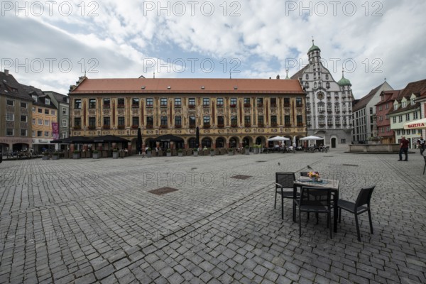 Memmingen, Merktplatz with town hall and wheelhouse, Bavaria, Germany