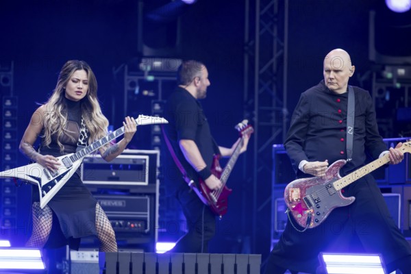 Kiki Wong (guitarist) and Billy Corgan (singer) from The Smashing Pumpkins live on The Aghori Tour at the Zitadelle Spandau in Berlin on 06/08/2025